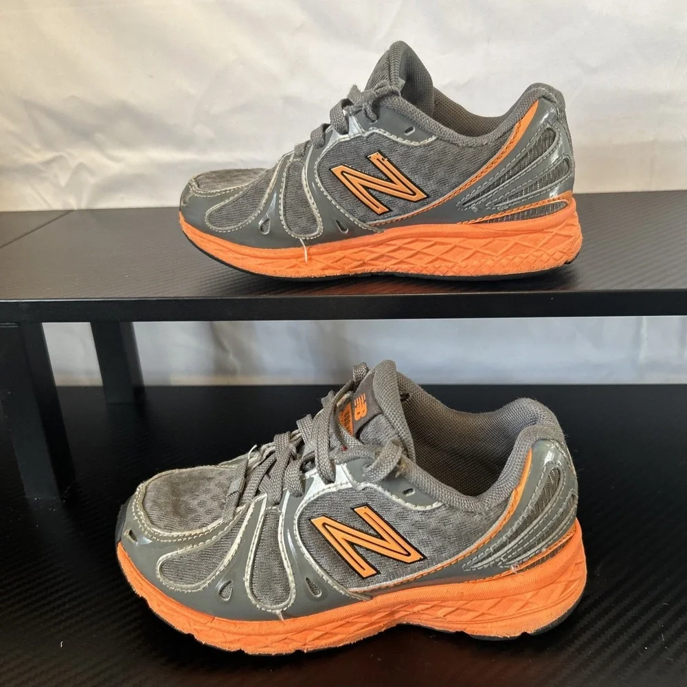 New‎ Balance 890 V3 Boys Grade School Running Shoes Size 11 Youth EUR 28.5